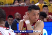 压迫感十足🥵山西主场球迷用“维京战吼”干扰徐杰罚球